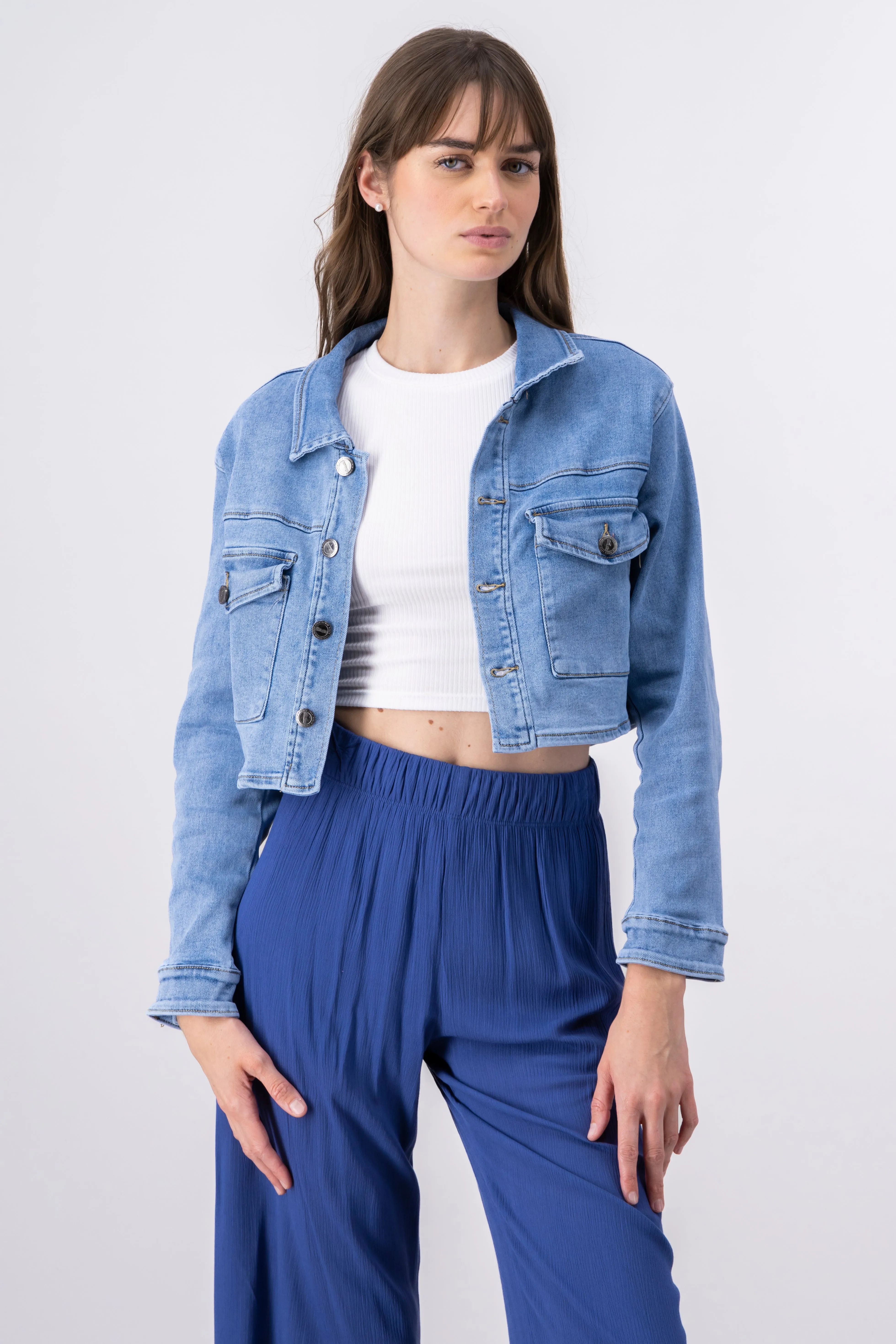 Chamarra cropped de mezclilla sold by Shasa