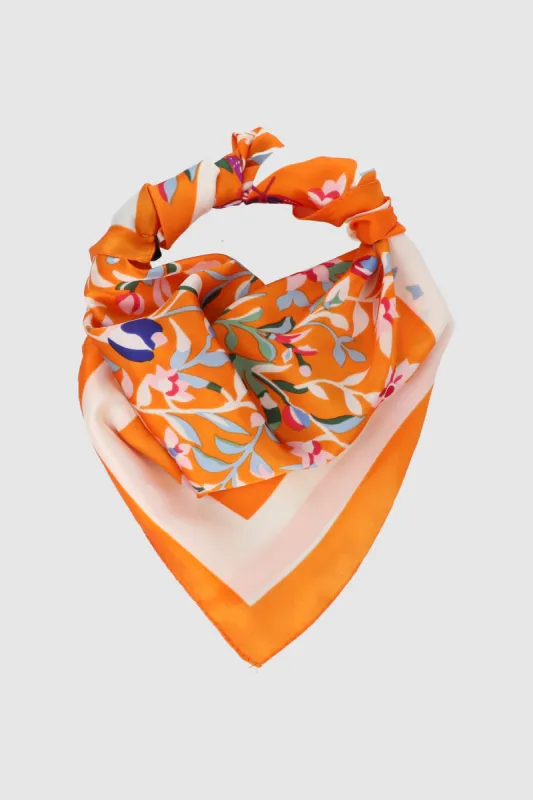 Pañuelo mariposas sold by Shasa