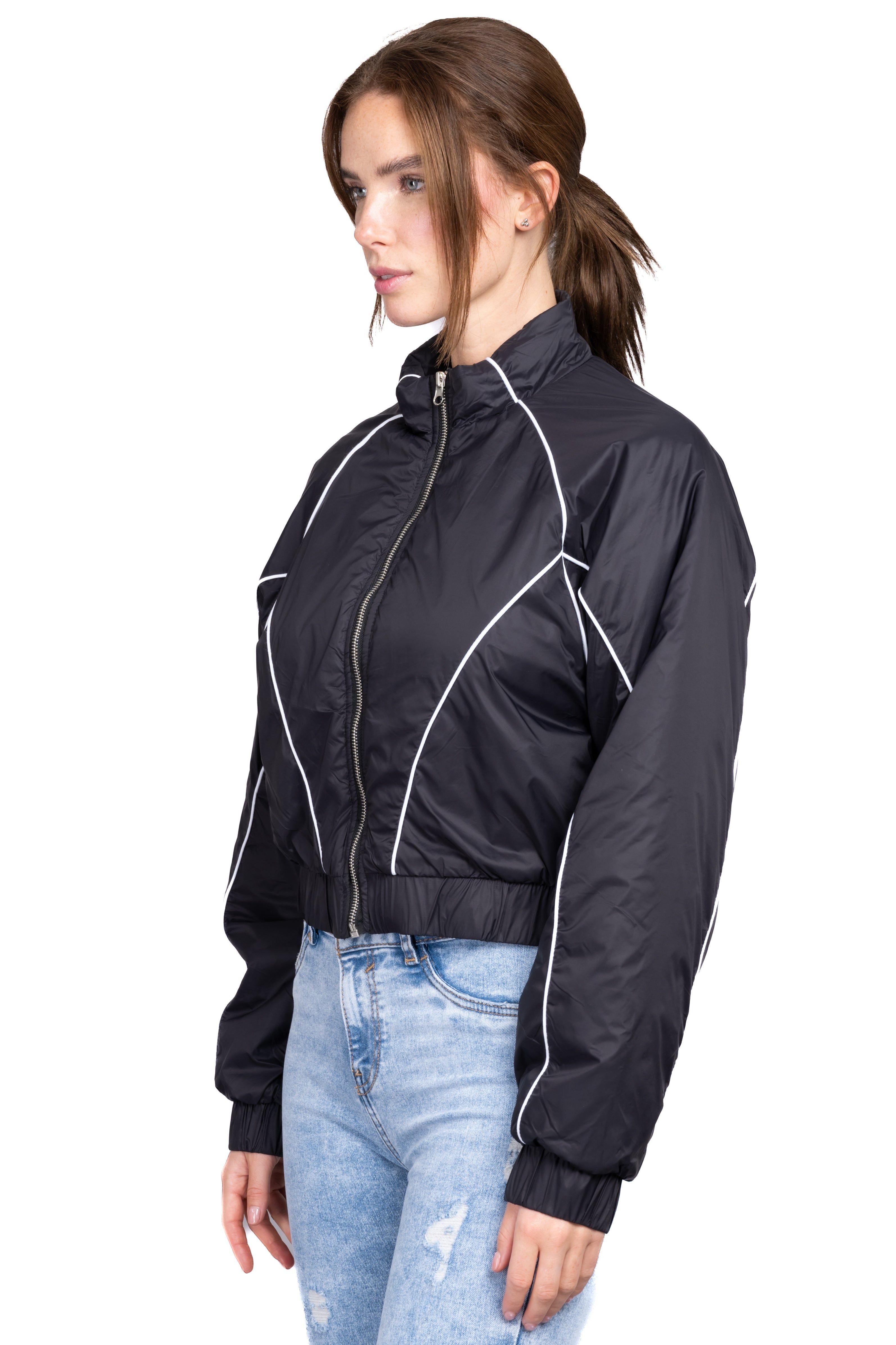 Chamarra crop nylon líneas sold by Shasa product image thumbnail 3