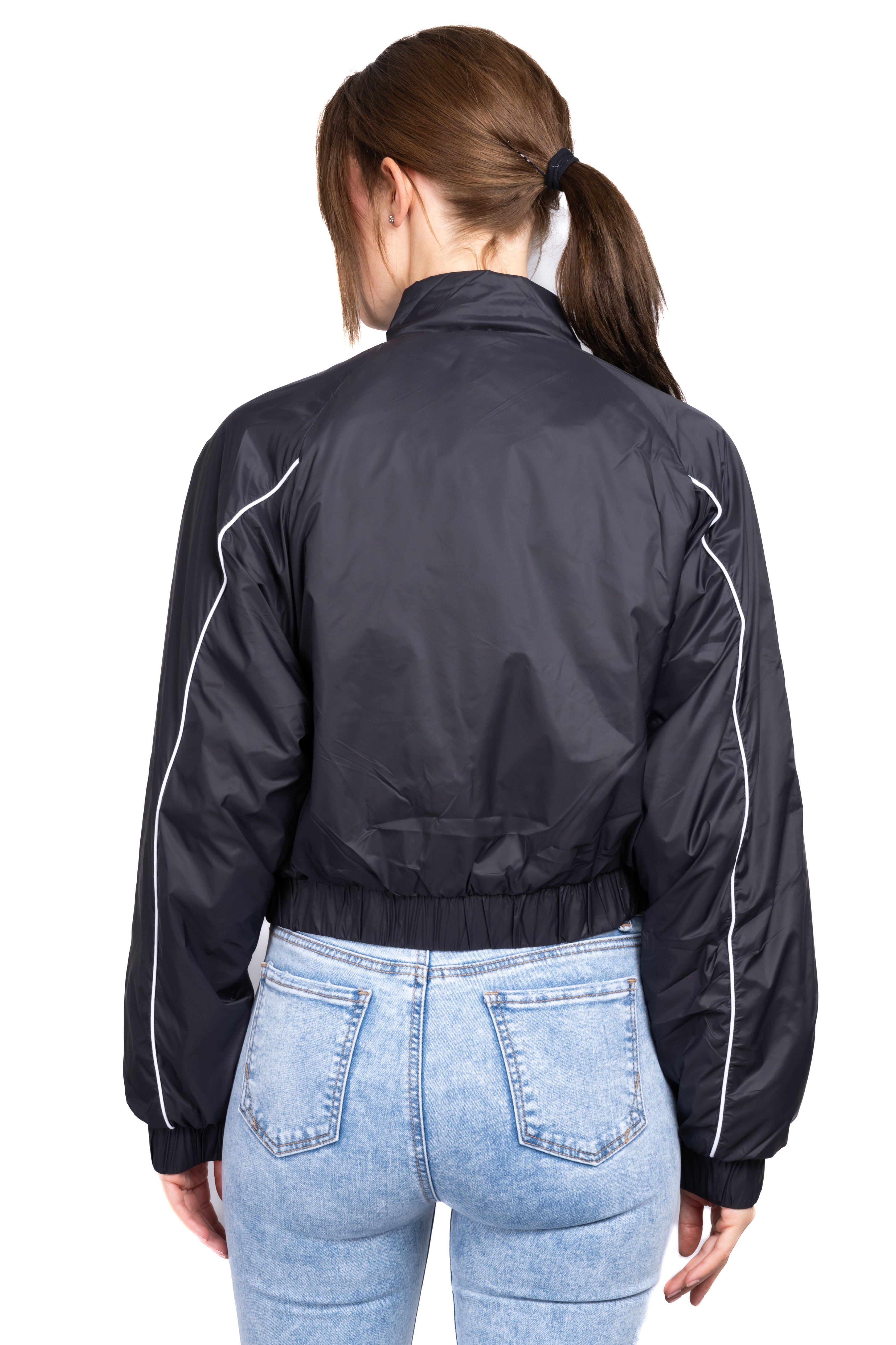 Chamarra crop nylon líneas sold by Shasa product image thumbnail 4