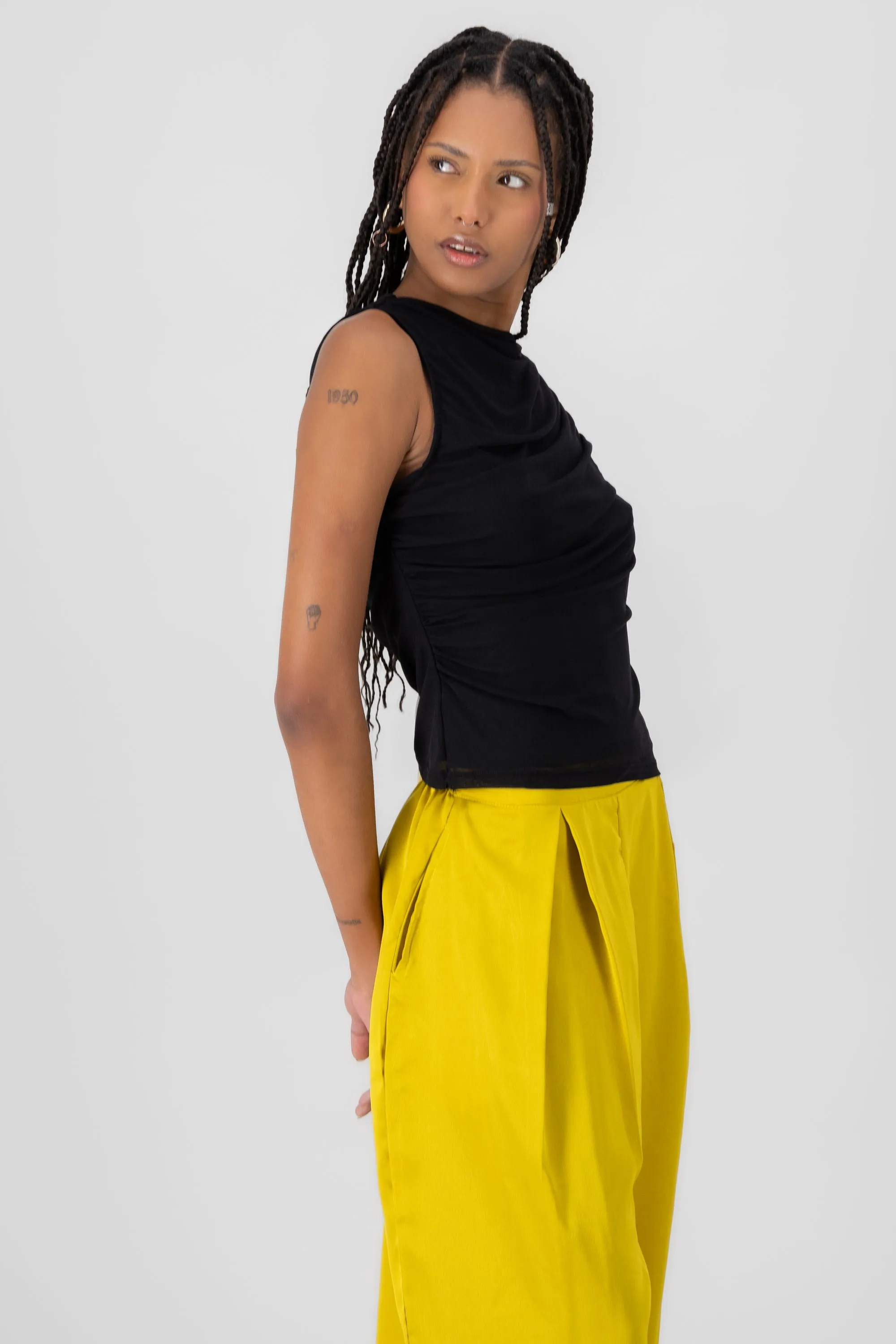 Top de mesh asimetrico liso sold by Shasa product image thumbnail 3