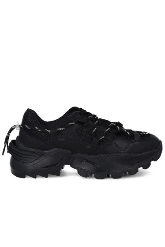 Tenis chunky brillos doble agujeta sold by Shasa