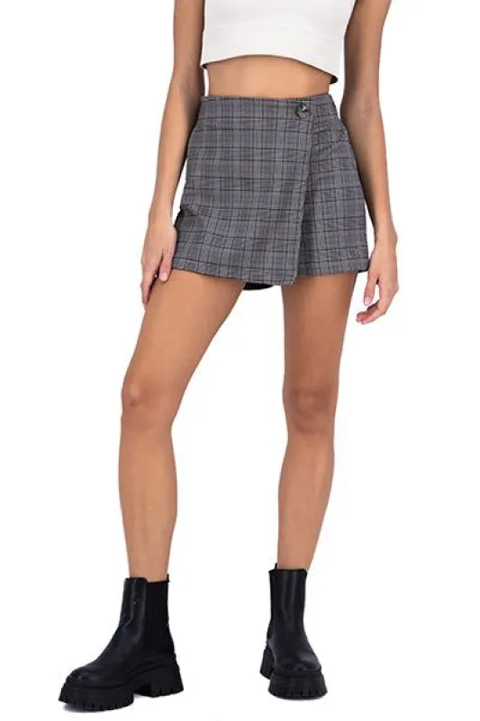 Falda short botón diseño geométrico sold by Shasa