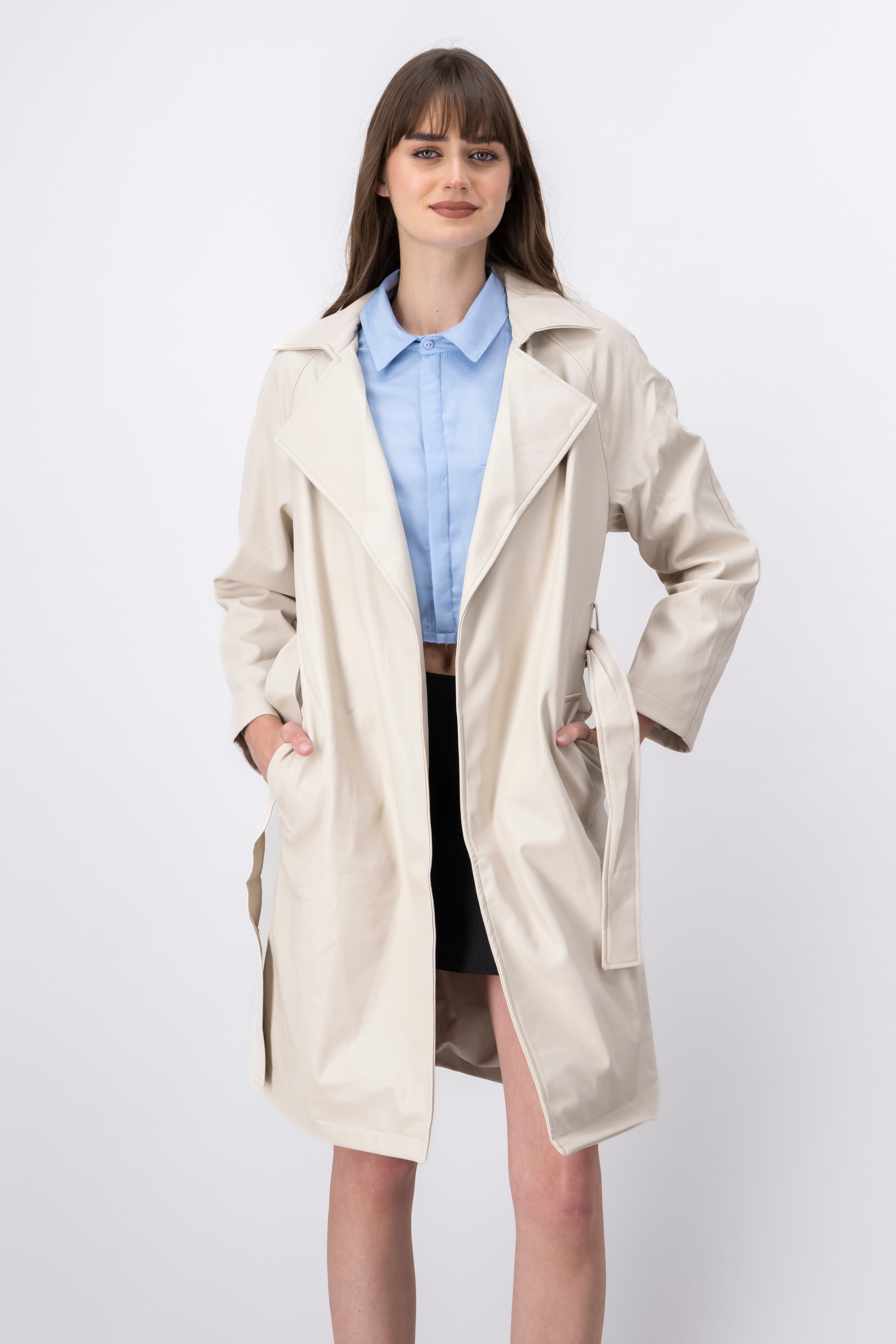 Abrigo Efecto Piel Cinturón sold by Shasa