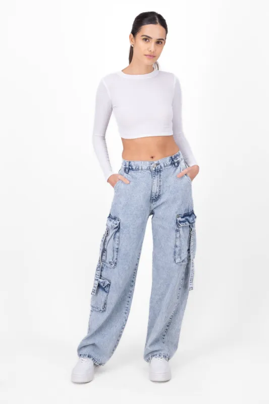 Jeans cargo bolsas con tiras sold by Shasa