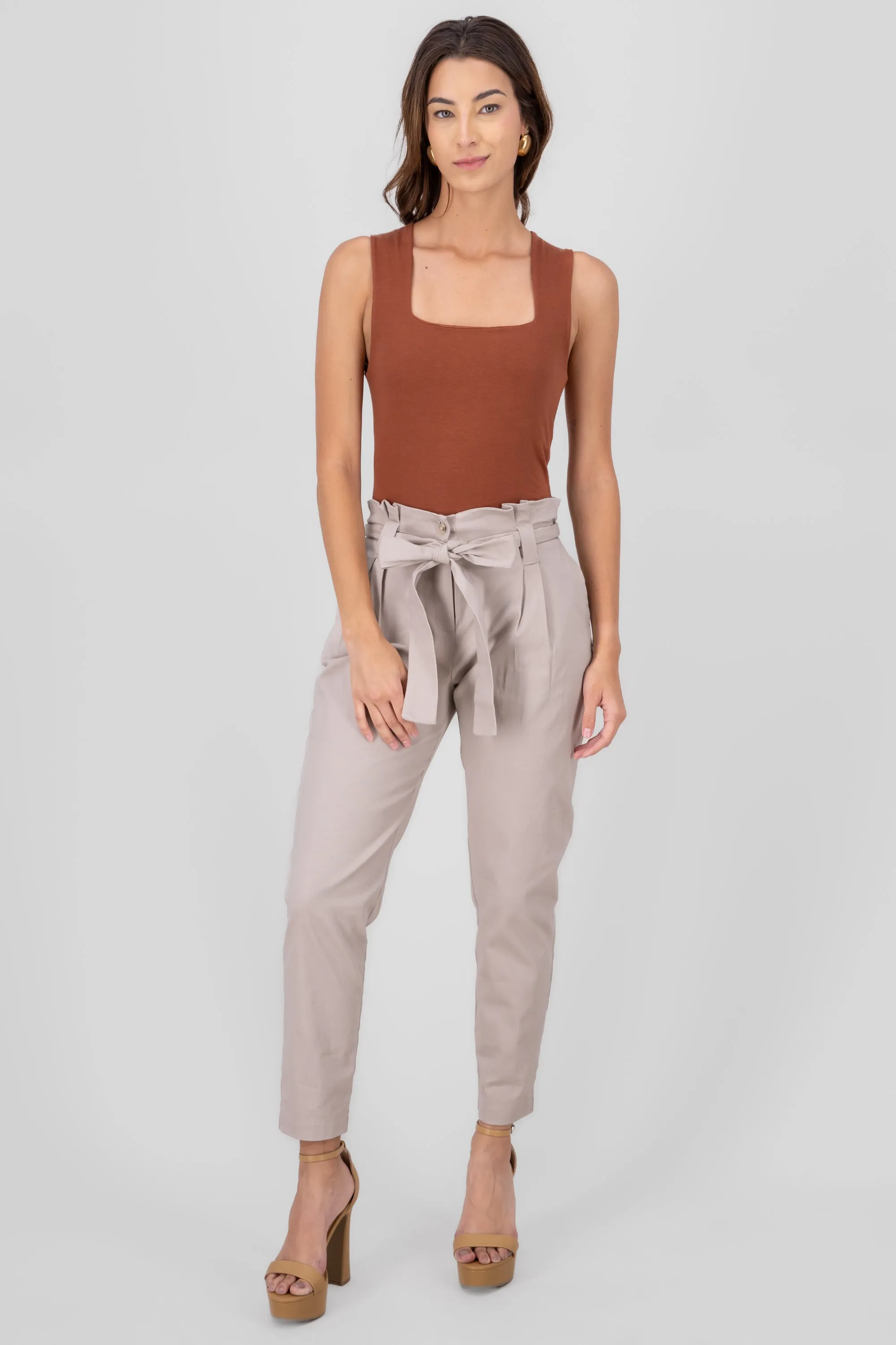 Pantalón Paper Bag Cintura Alta Cinturón sold by Shasa