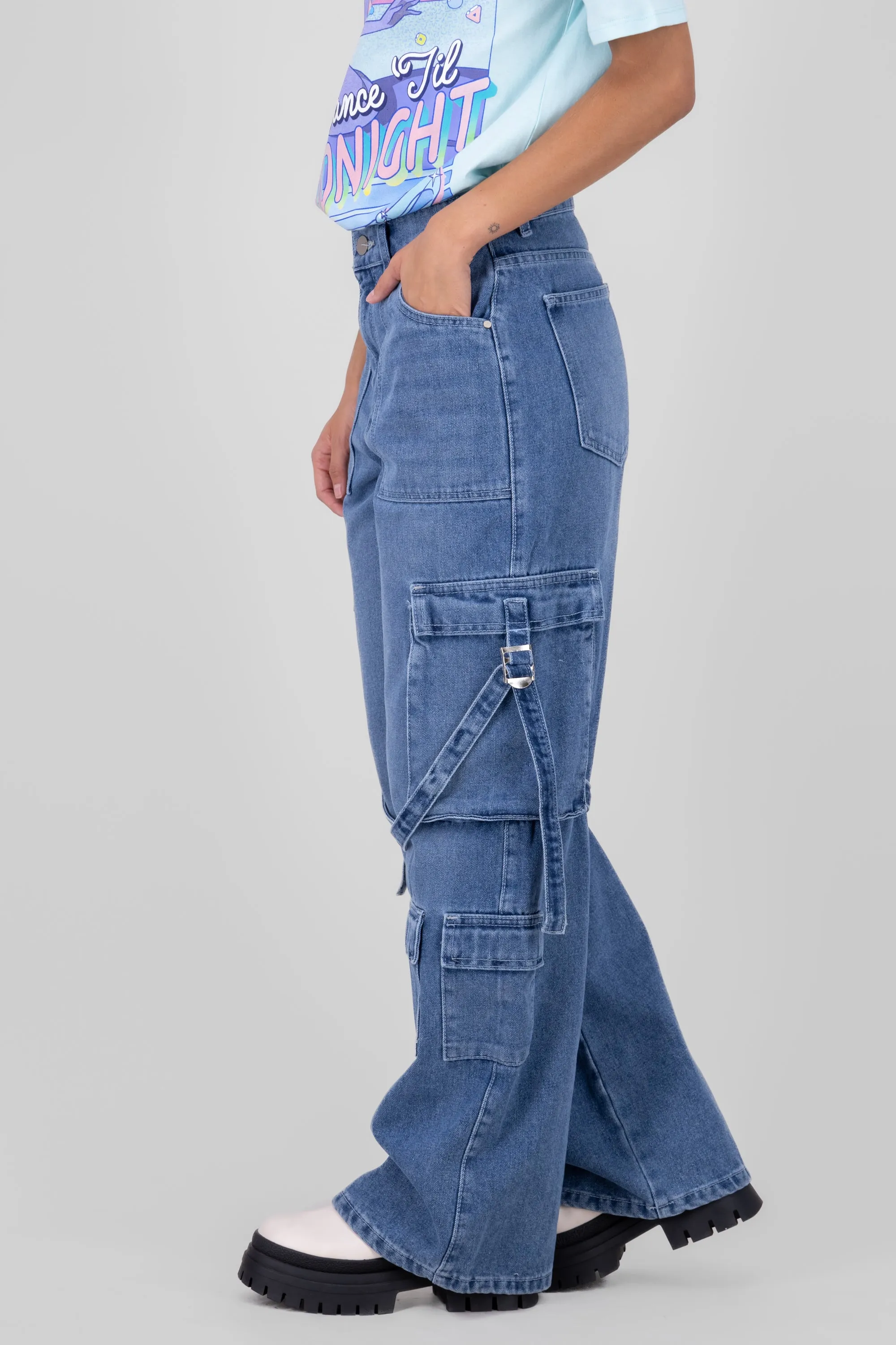 Jeans cargo 4 bolsas con tiras sold by Shasa product image thumbnail 3