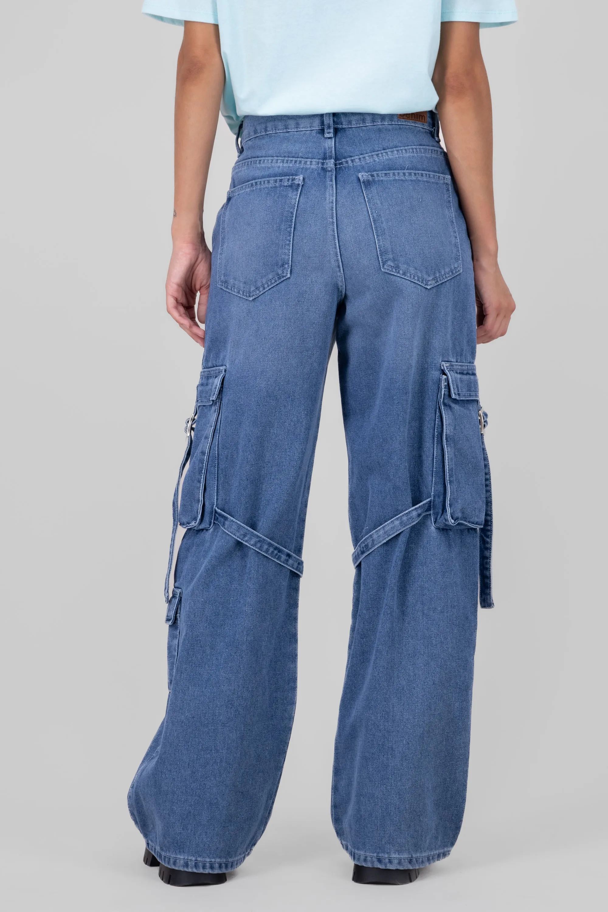 Jeans cargo 4 bolsas con tiras sold by Shasa product image thumbnail 4