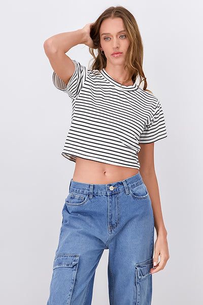Playera crop manga corta rayas sold by Shasa