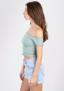 Top acanalado hombros descubiertos sold by Shasa
