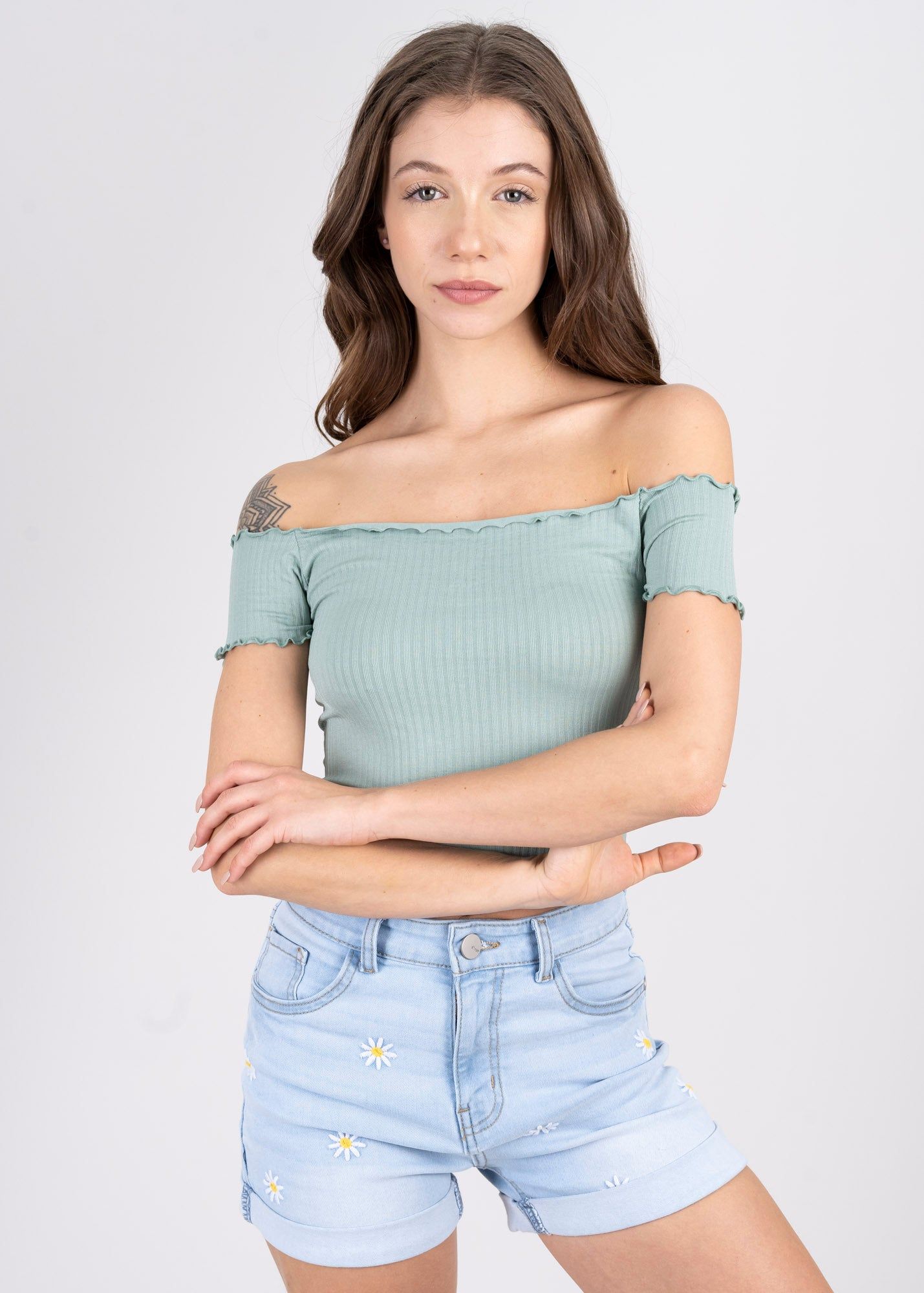 Top acanalado hombros descubiertos sold by Shasa