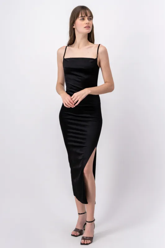 Vestido maxi velvet abertura sold by Shasa