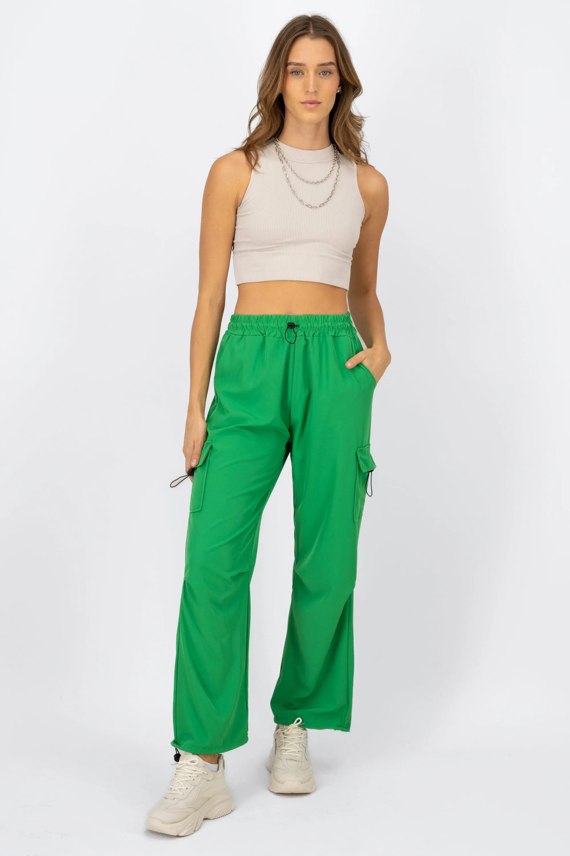 Jogger detalle cargo sold by Shasa