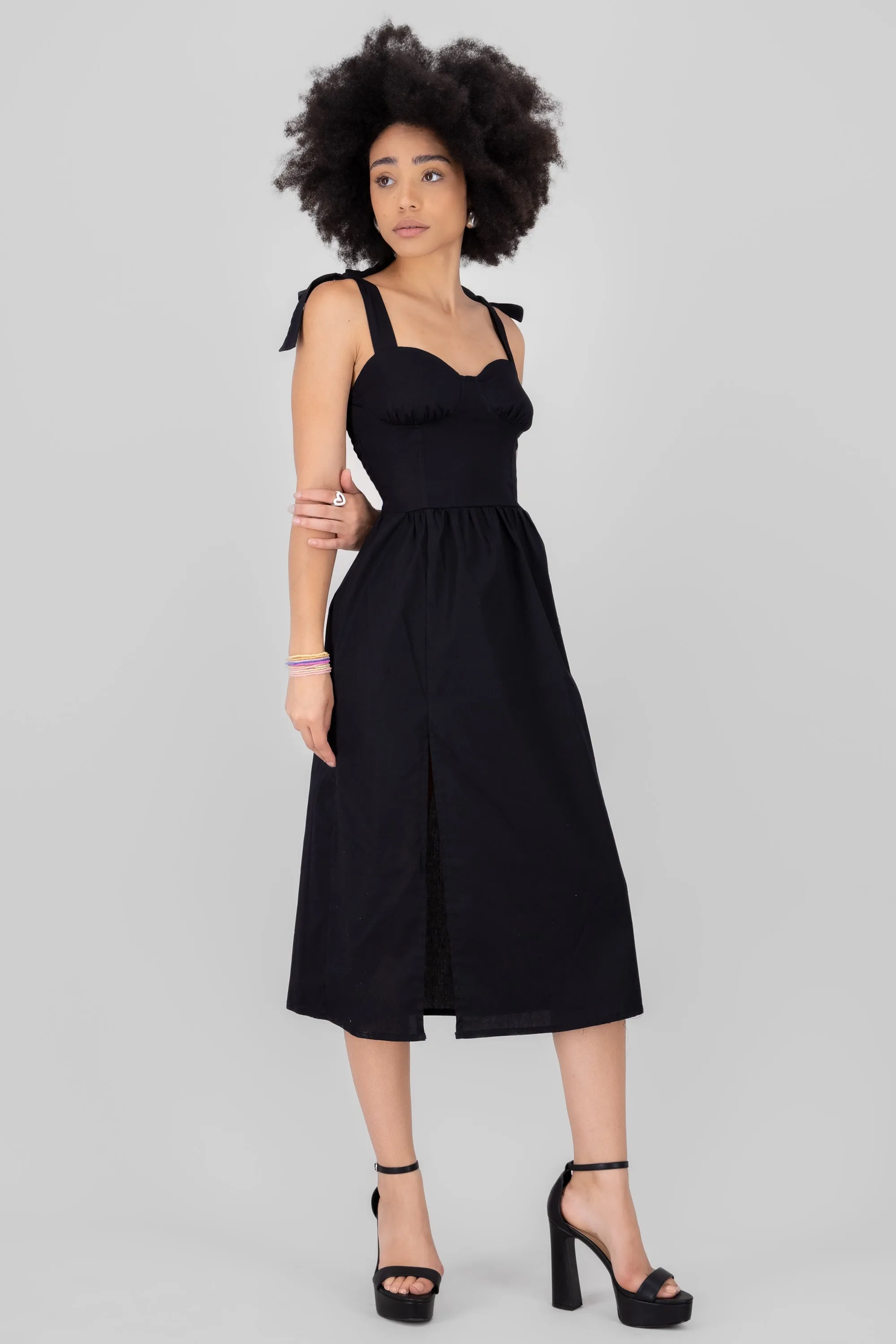 Vestido midi tirantes moños det abertura sold by Shasa