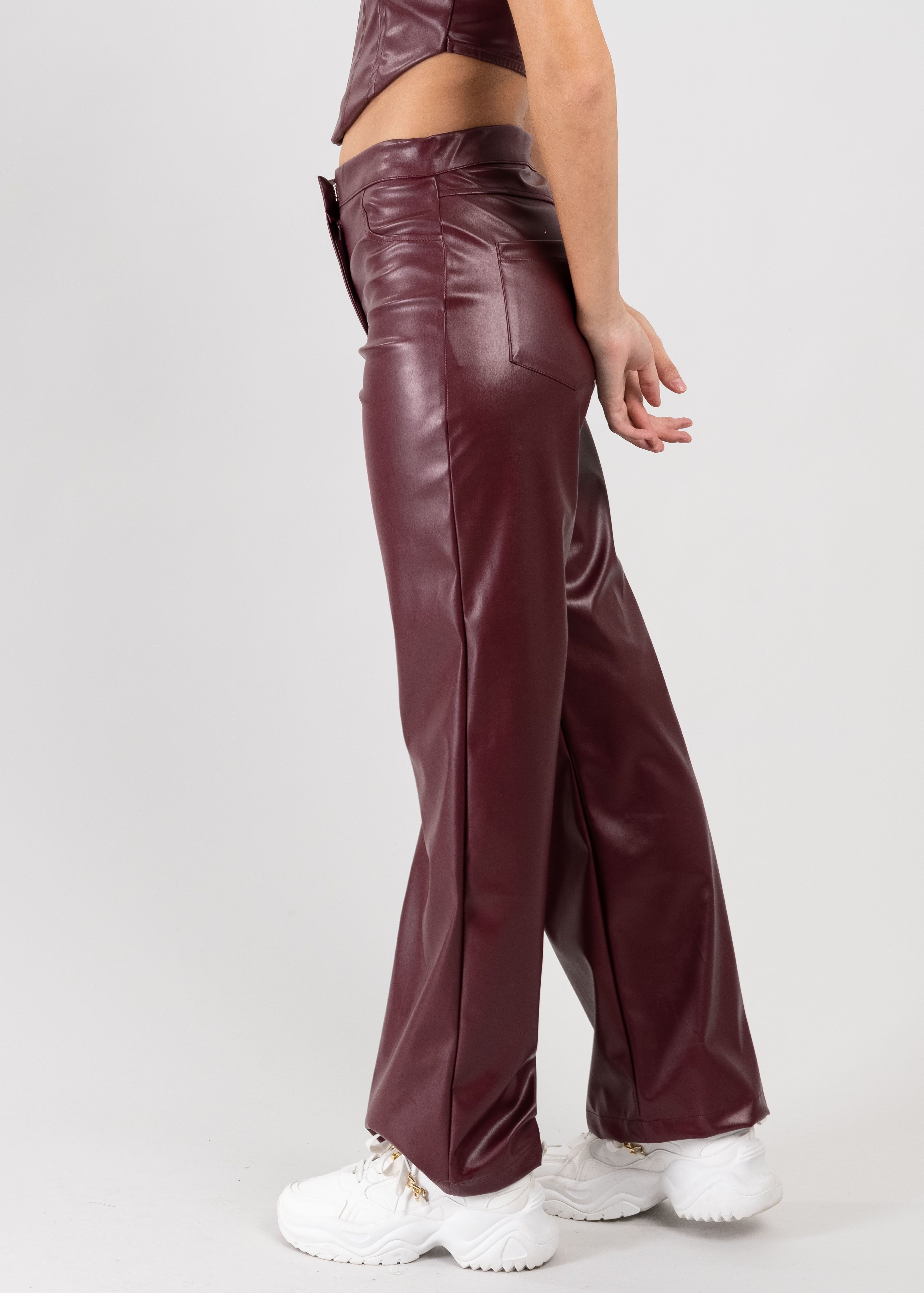 Pantalón recto efecto piel liso sold by Shasa product image thumbnail 3