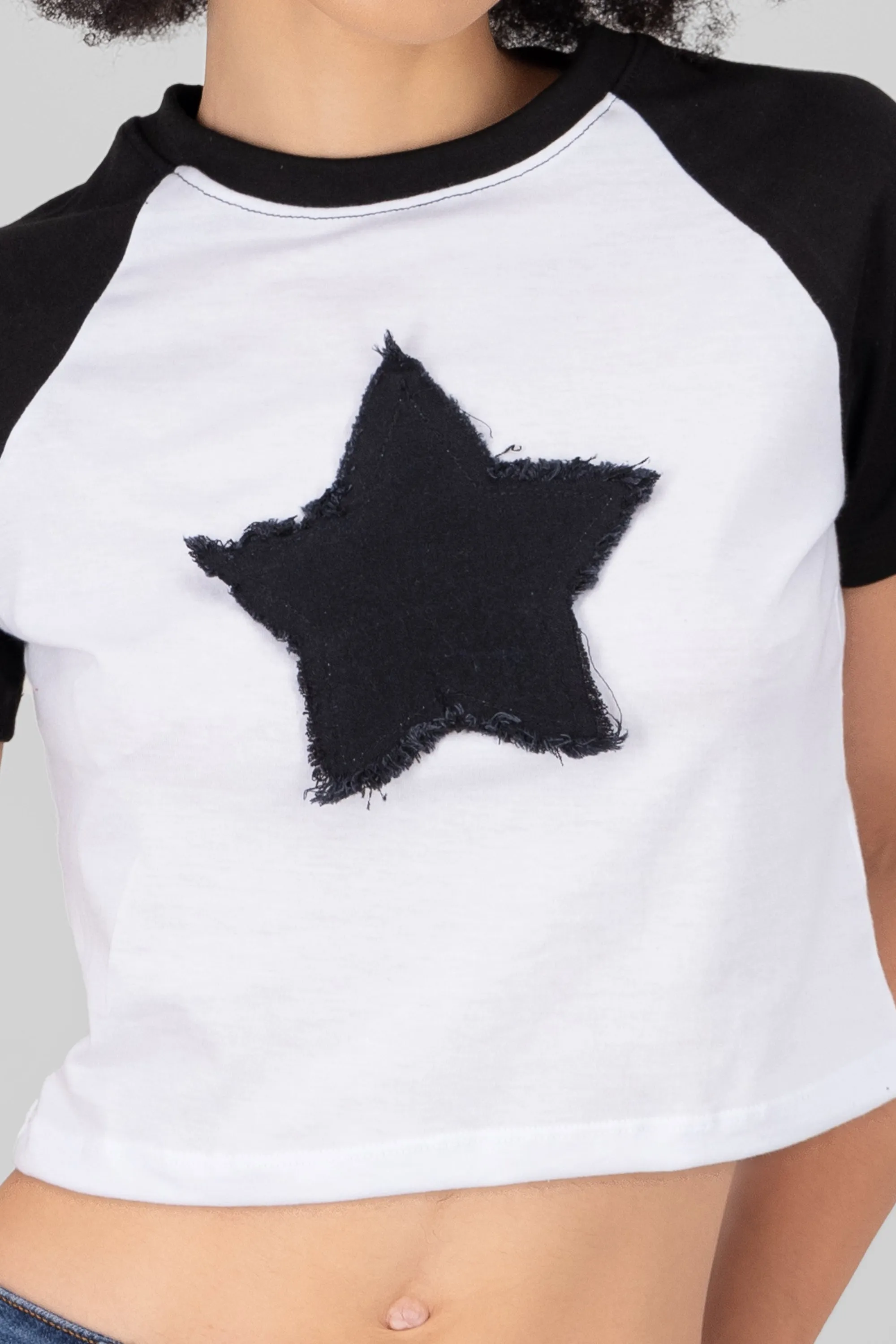 Playera crop parche estrella sold by Shasa product image thumbnail 5