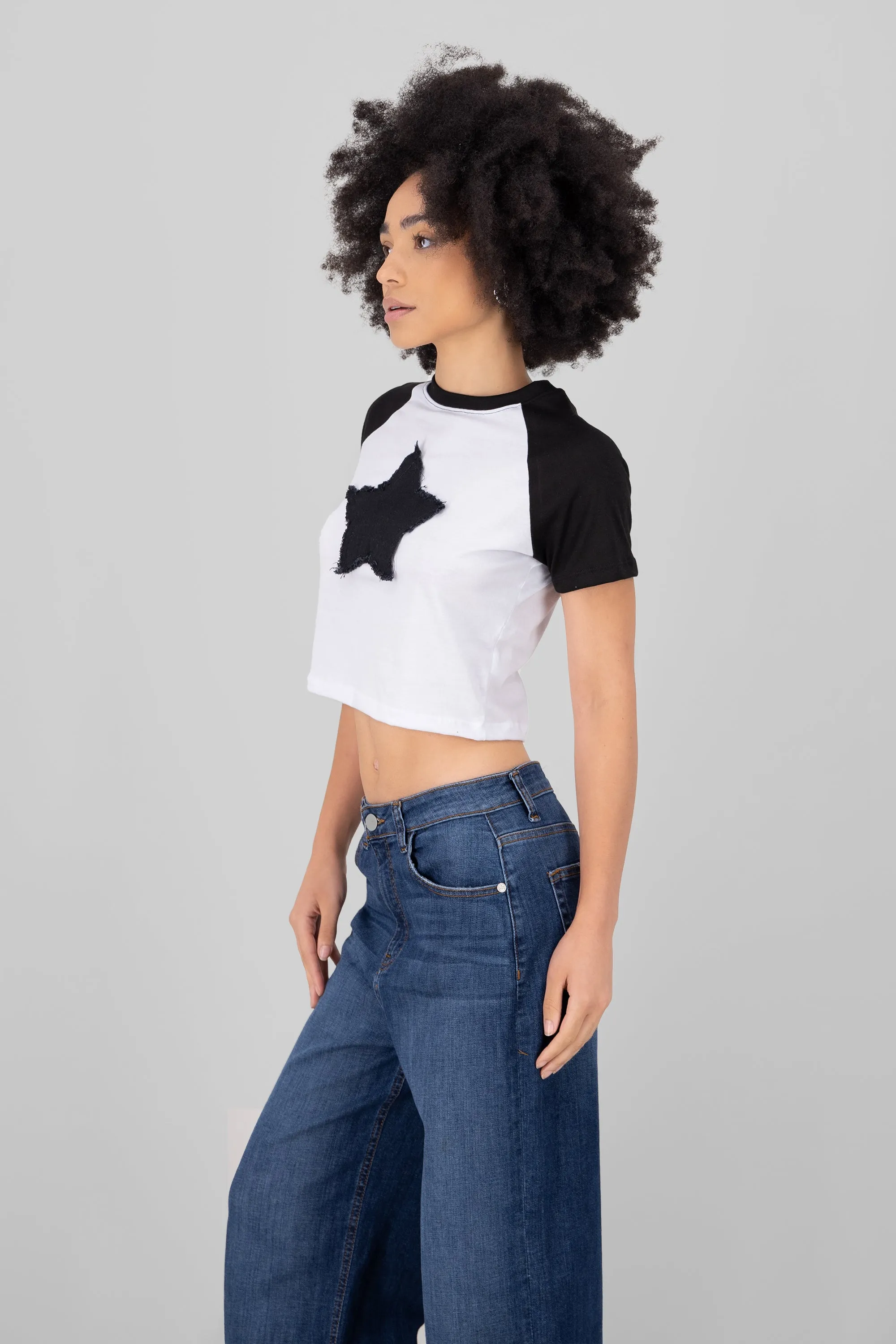 Playera crop parche estrella sold by Shasa product image thumbnail 3