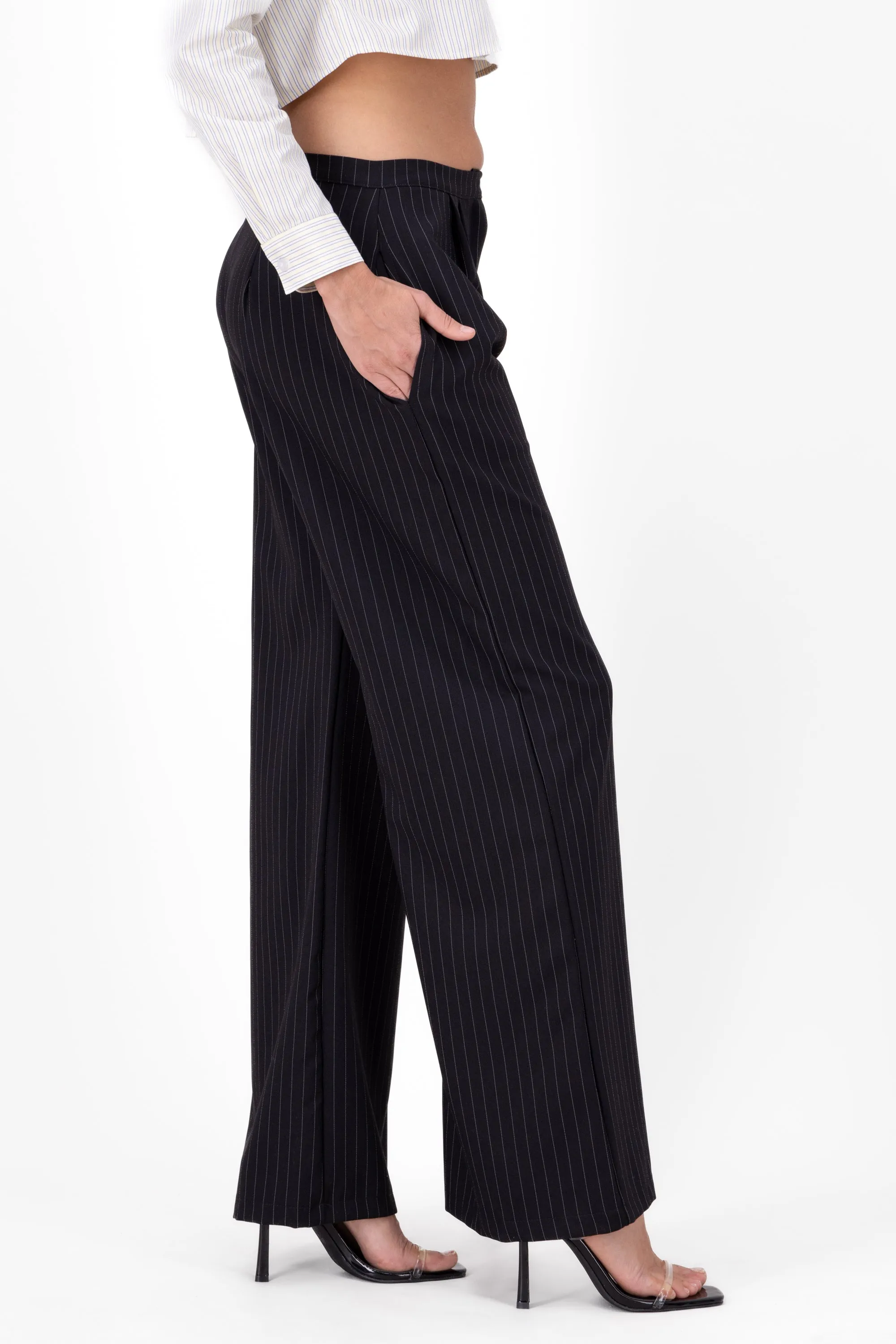 Pantalon amplio pinzas sold by Shasa product image thumbnail 3