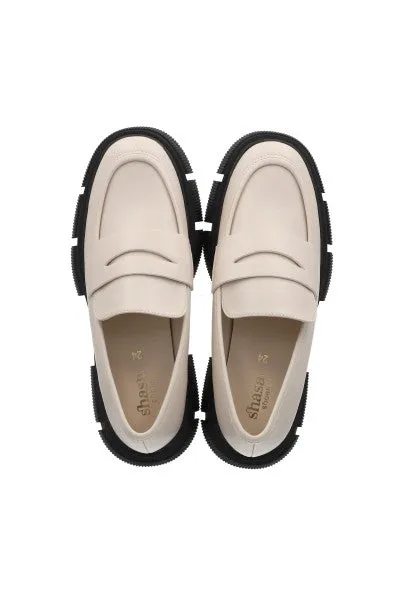 Loafers chunky suela dentada sold by Shasa