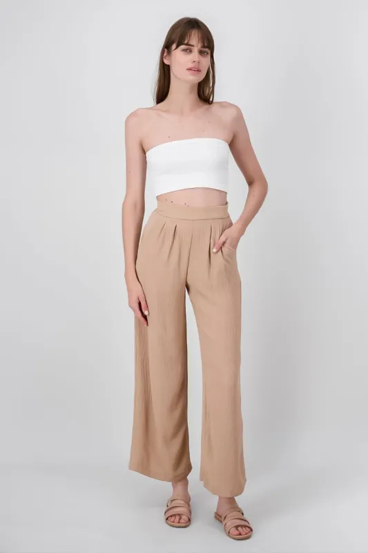 Pantalon amplio pinzas sold by Shasa