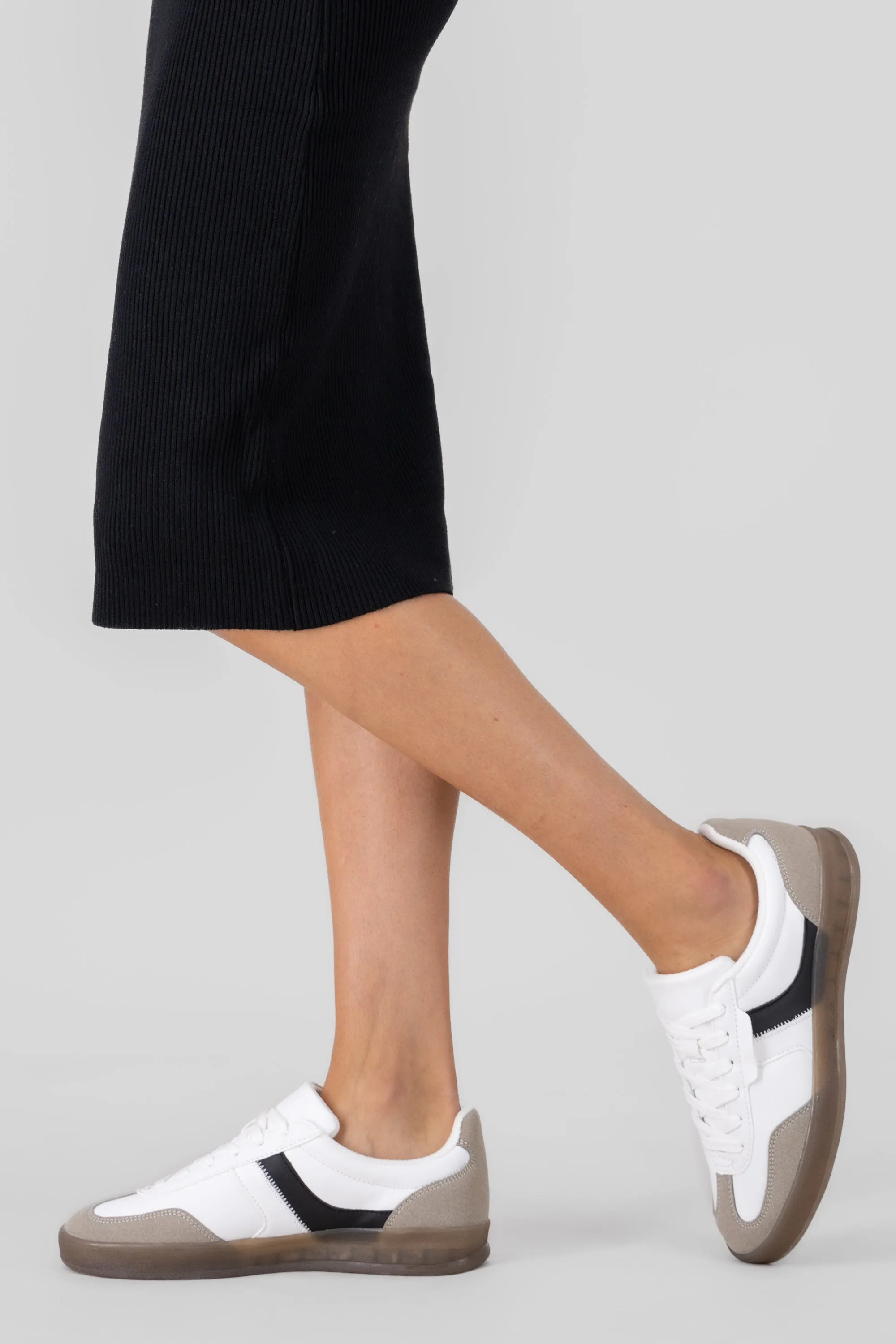 Tenis retro pu linea sold by Shasa