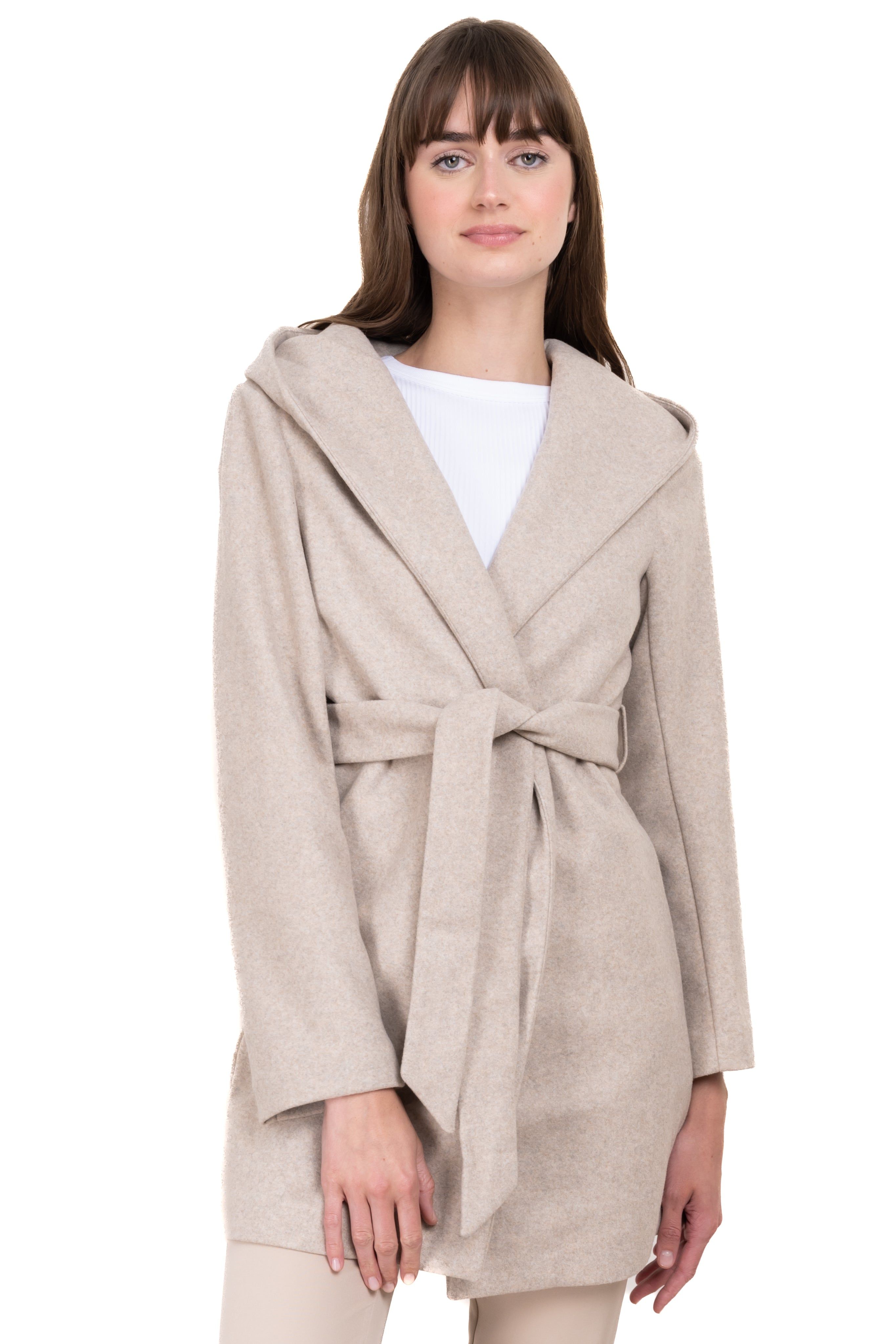 Abrigo liso gorro sold by Shasa