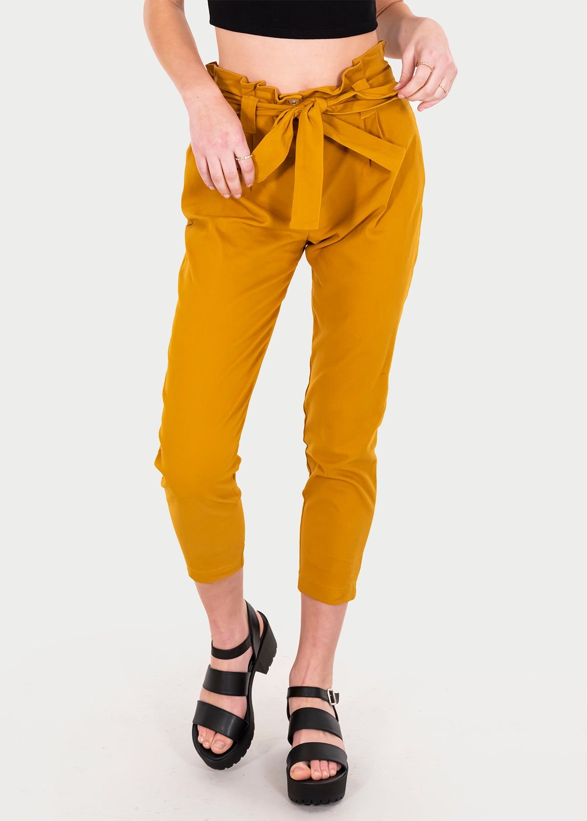 Pantalón paper bag cintura alta cinturón sold by Shasa product image thumbnail 3