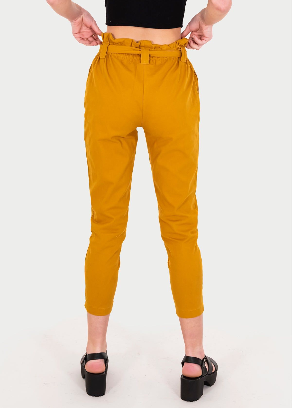 Pantalón paper bag cintura alta cinturón sold by Shasa product image thumbnail 4