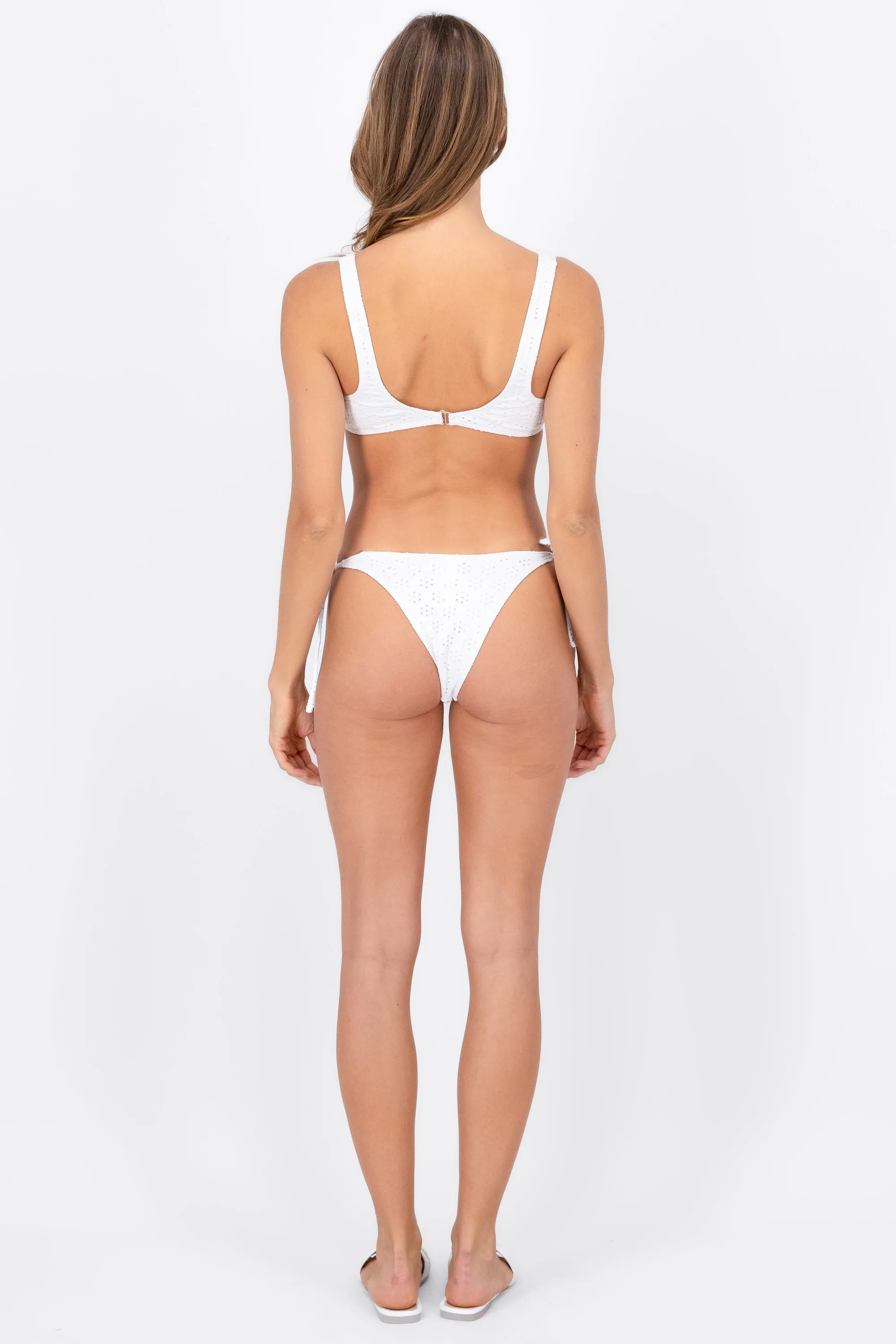 Bikini con copas tipo encaje sold by Shasa product image thumbnail 4