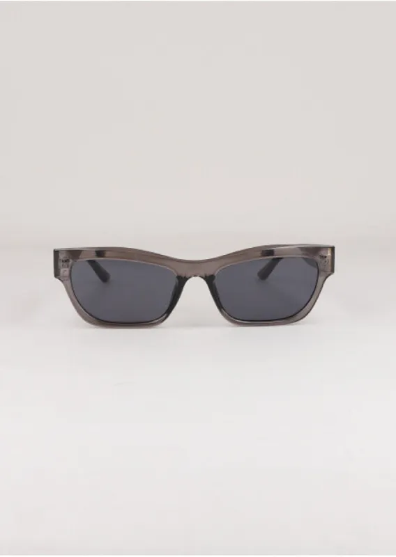 Lentes sol cuadrados sold by Shasa