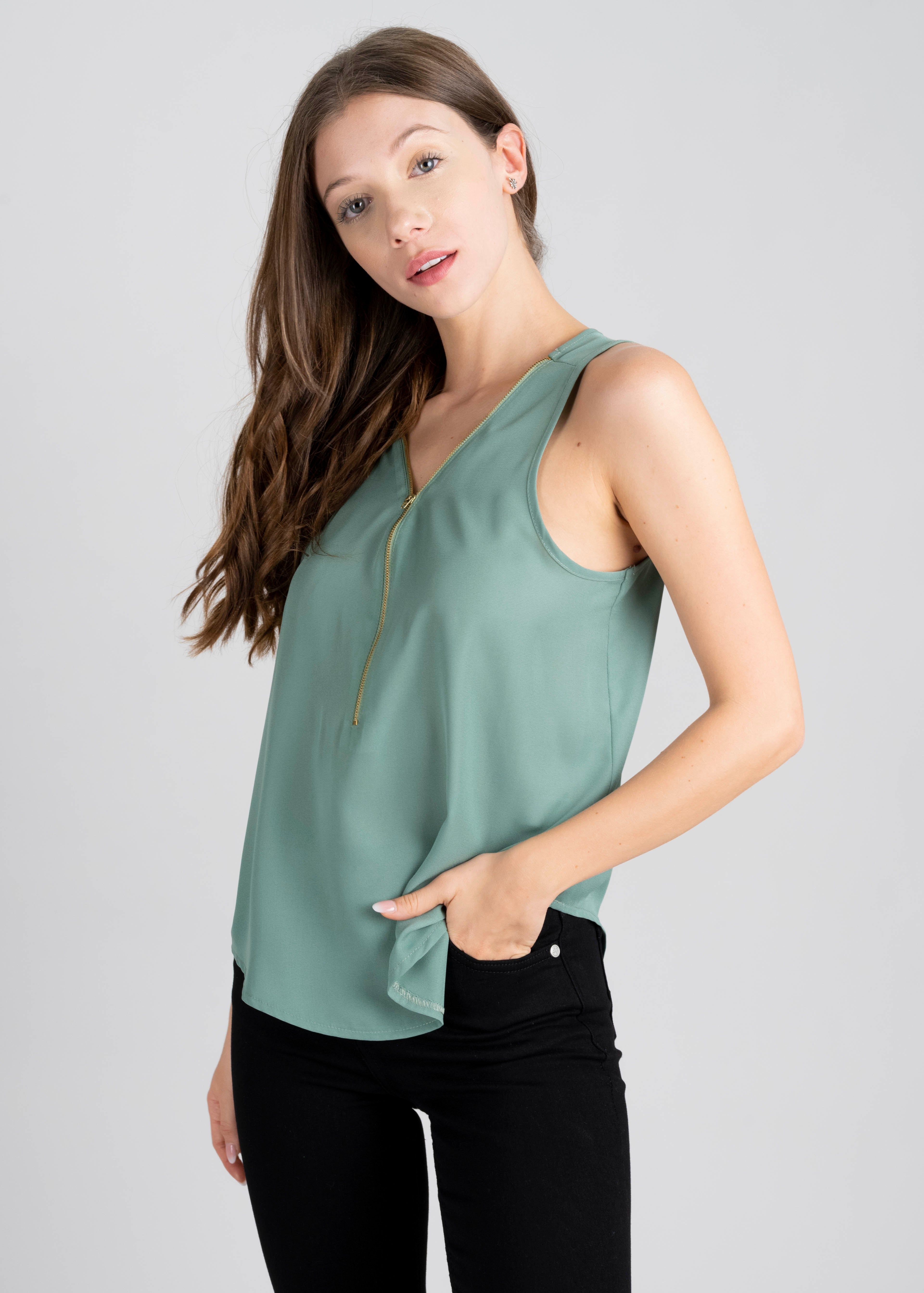 Blusa tirantes cierre delantero sold by Shasa