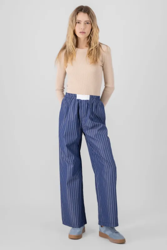 Pantalon amplio rayas delgadas sold by Shasa