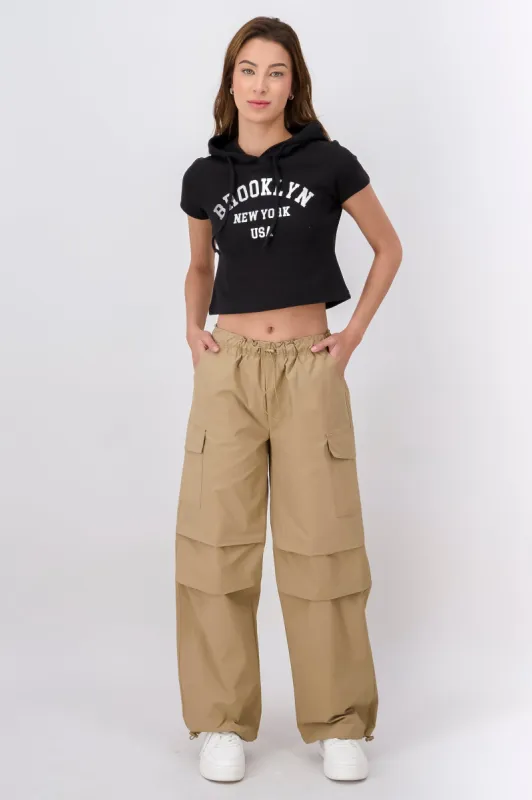 Pantalón parachute bolsillos cargo sold by Shasa