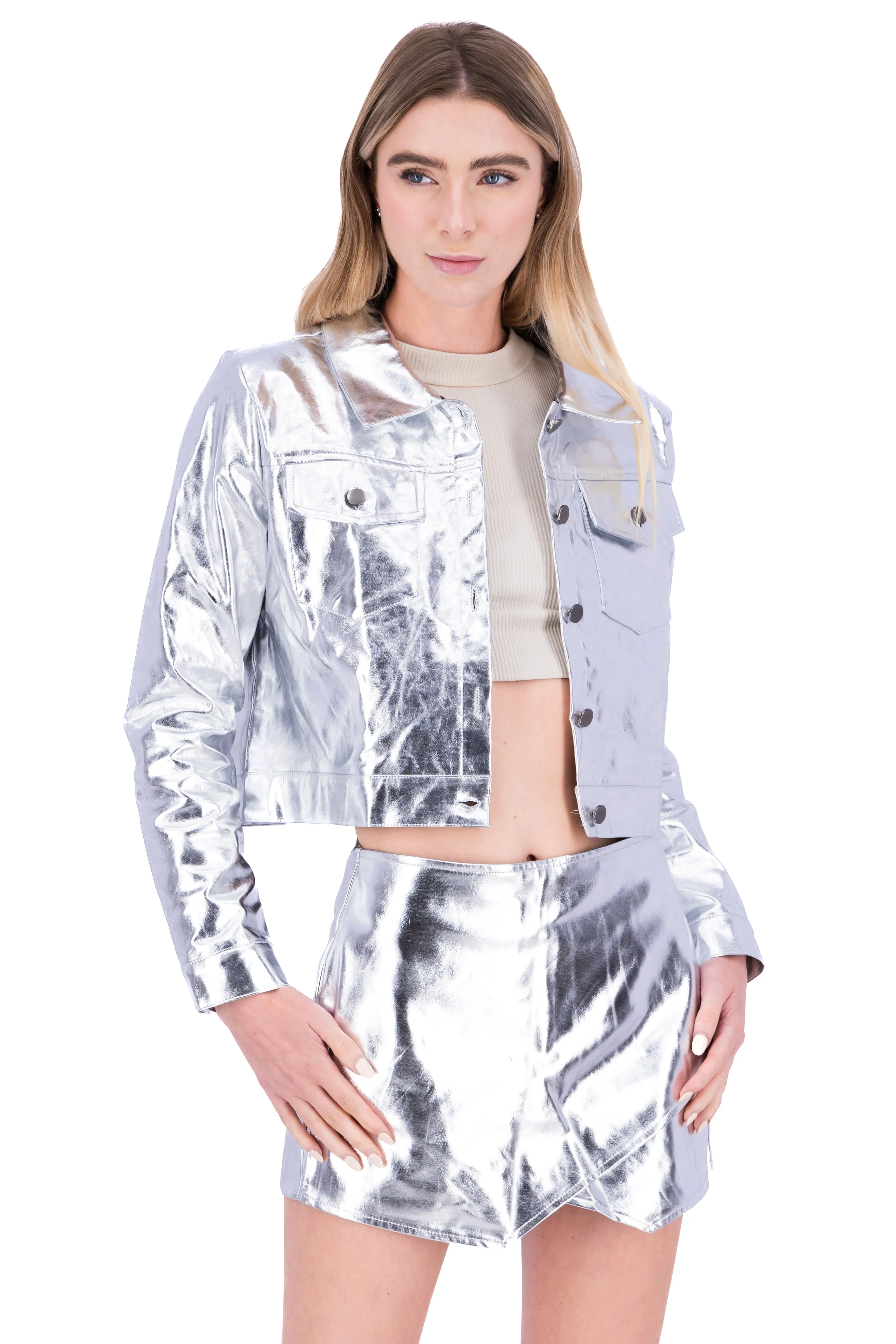 Chamarra metálica cuello solapa sold by Shasa