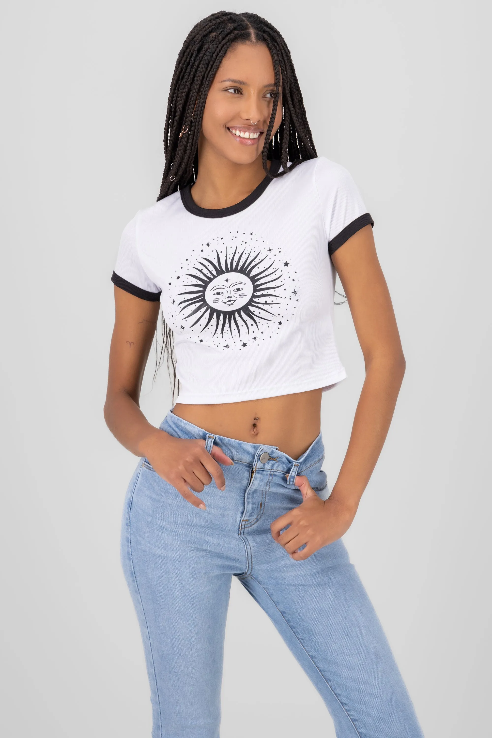 Playera crop contraste sol sold by Shasa product image thumbnail 2