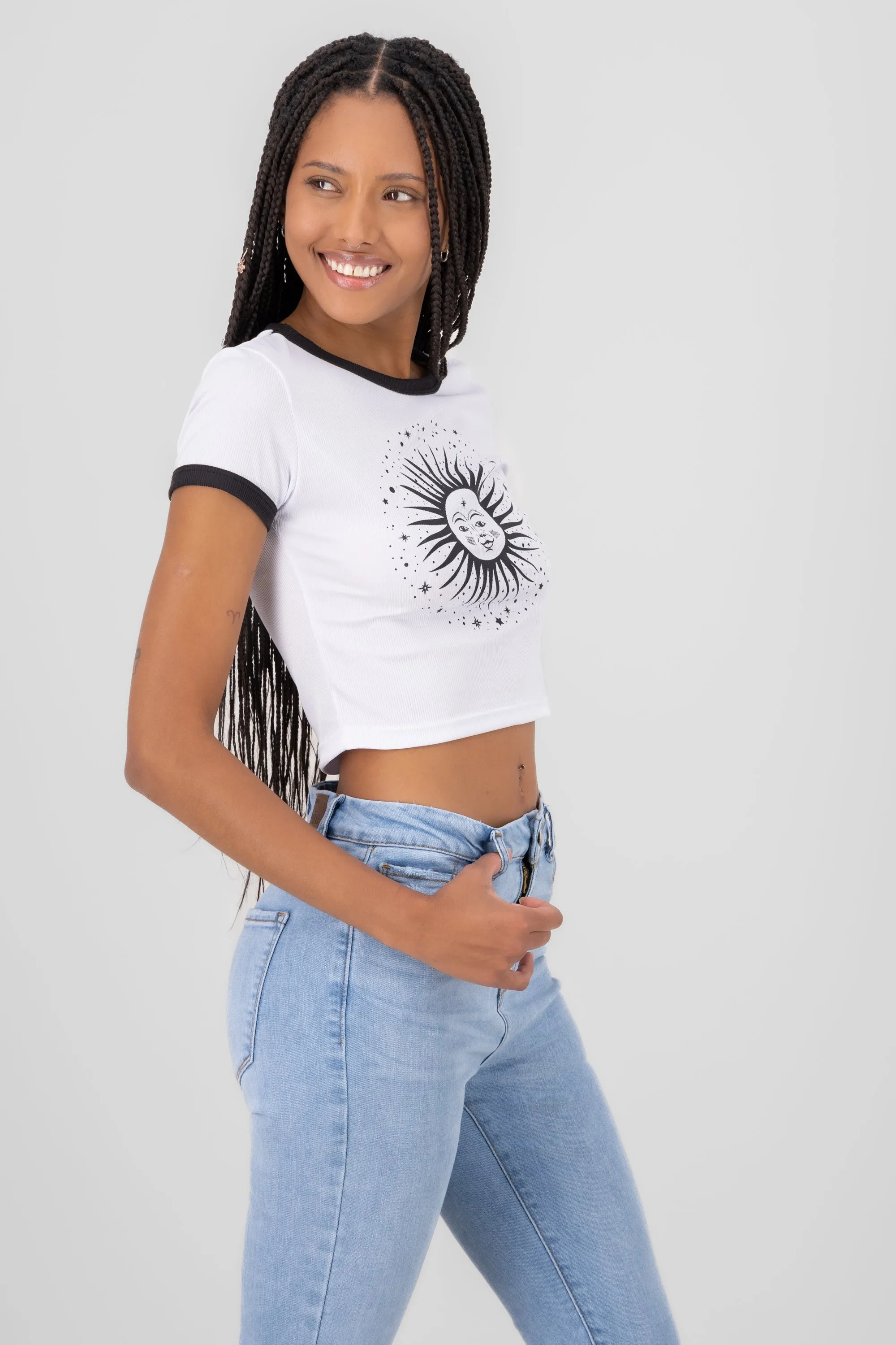 Playera crop contraste sol sold by Shasa product image thumbnail 3