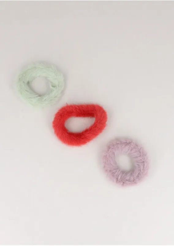Set 3 Scrunchie Peluche sold by Shasa