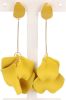 Aretes largos flores sold by Shasa