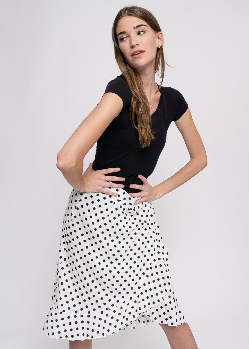 Playera manga corta cuello v sold by Shasa