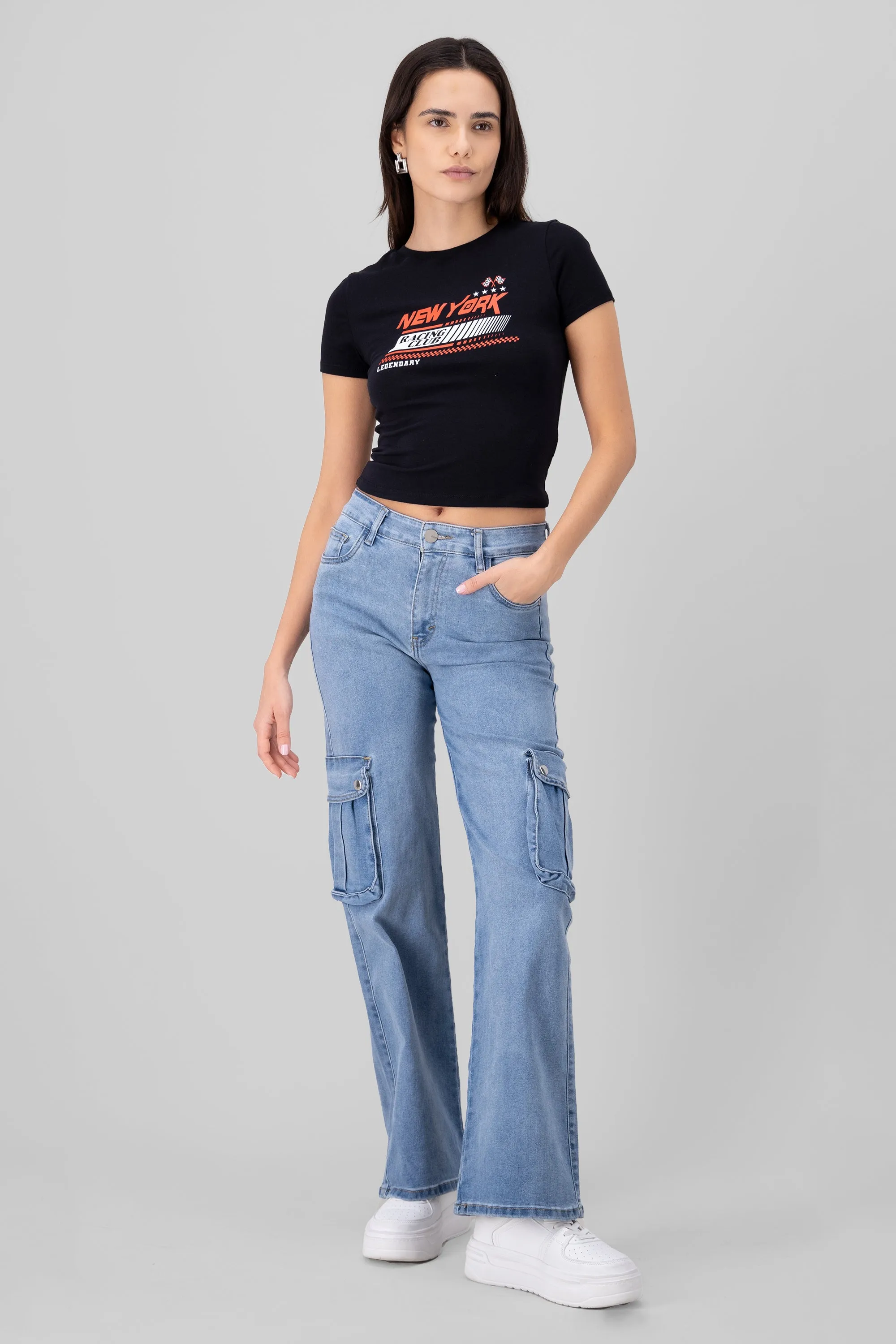 Jeans cargo 2 bolsas con botones sold by Shasa