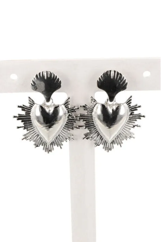 Aretes Corazón Flama sold by Shasa