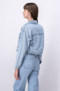 Chamarra crop denim sold by Shasa