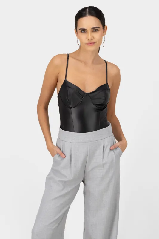 Body corset tipo piel sold by Shasa