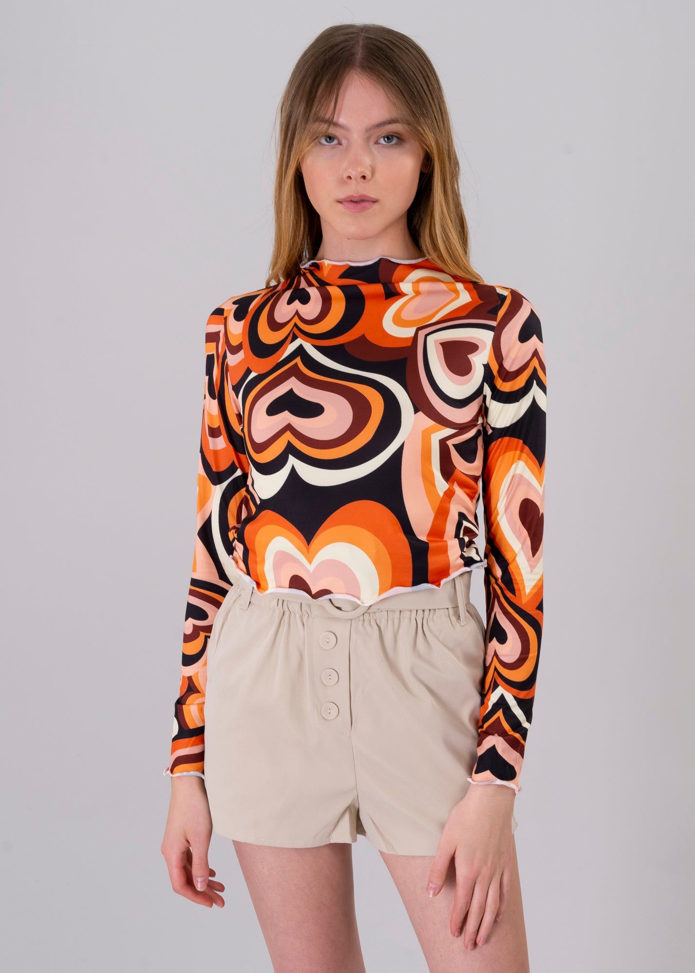 Top cuello alto manga larga estampado corazón sold by Shasa product image thumbnail 2