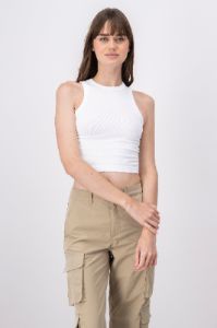 Top liso cuello alto sold by Shasa