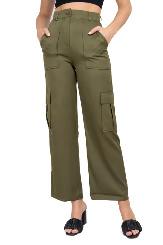 Pantalón cargo bolsas sold by Shasa