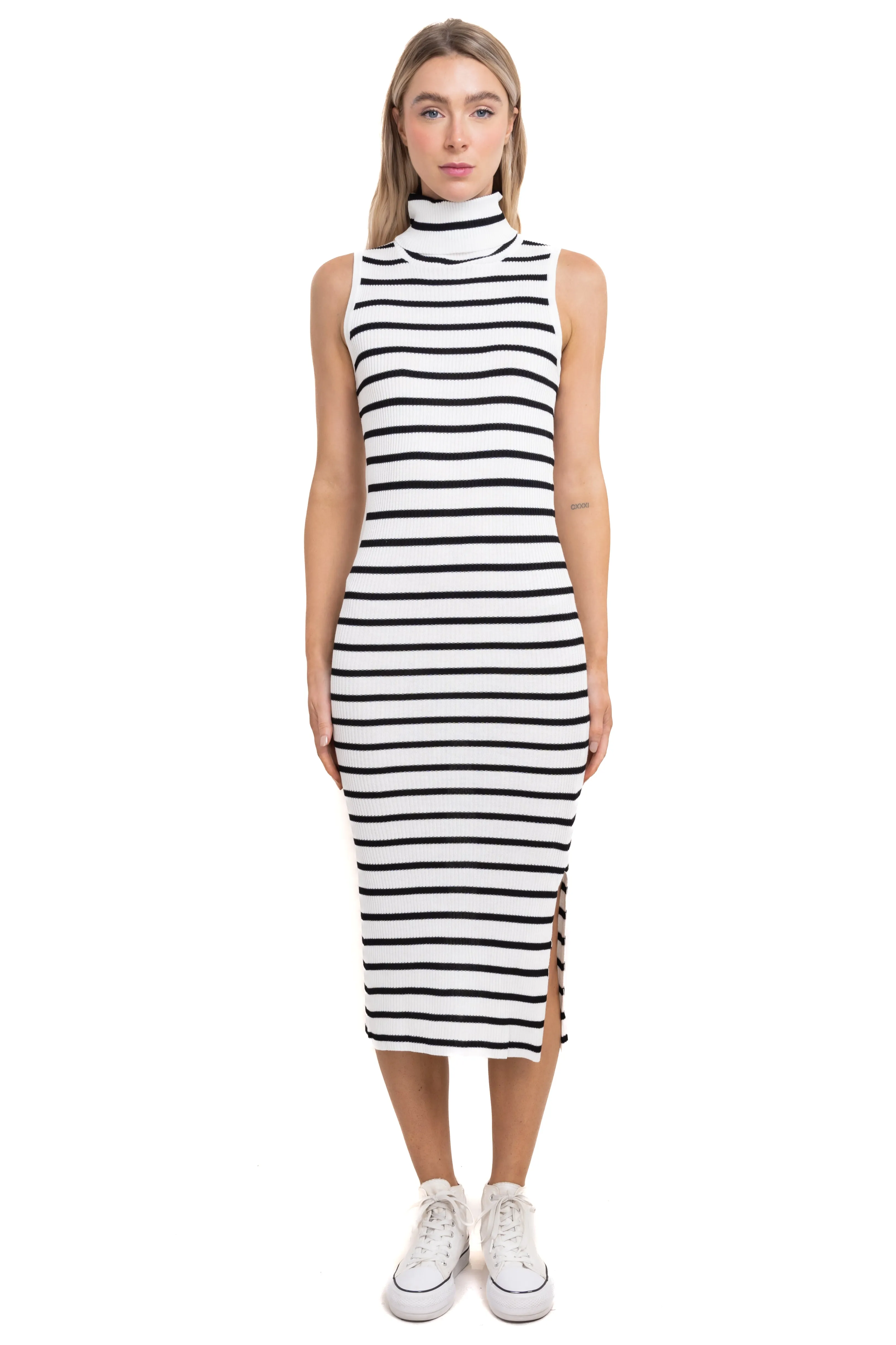 Vestido maxi cuello tortuga sold by Shasa