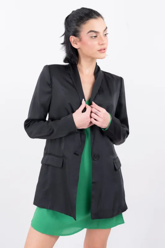 Saco satinado bolsillos sold by Shasa