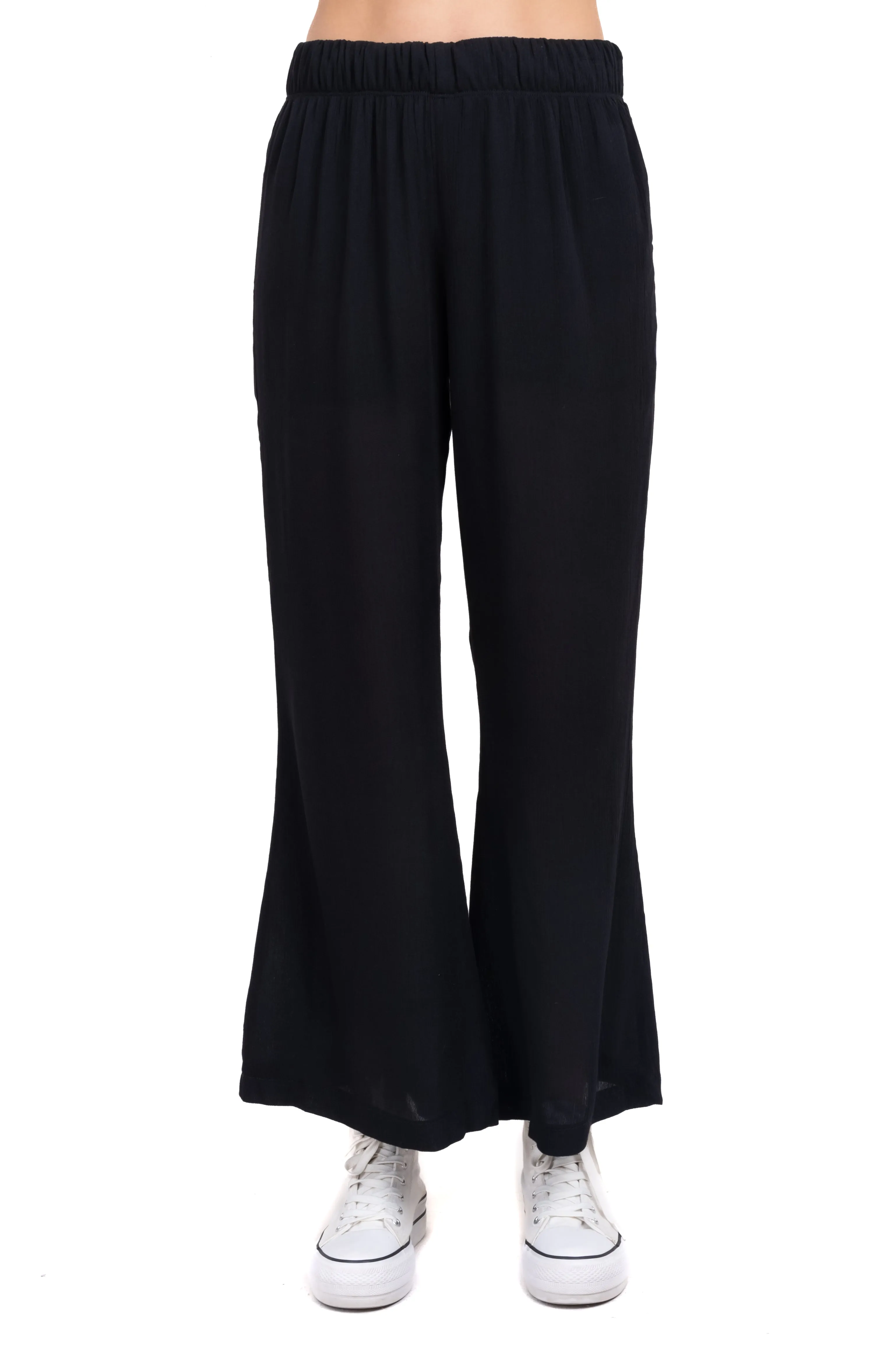 Pantalón amplio liso recto sold by Shasa