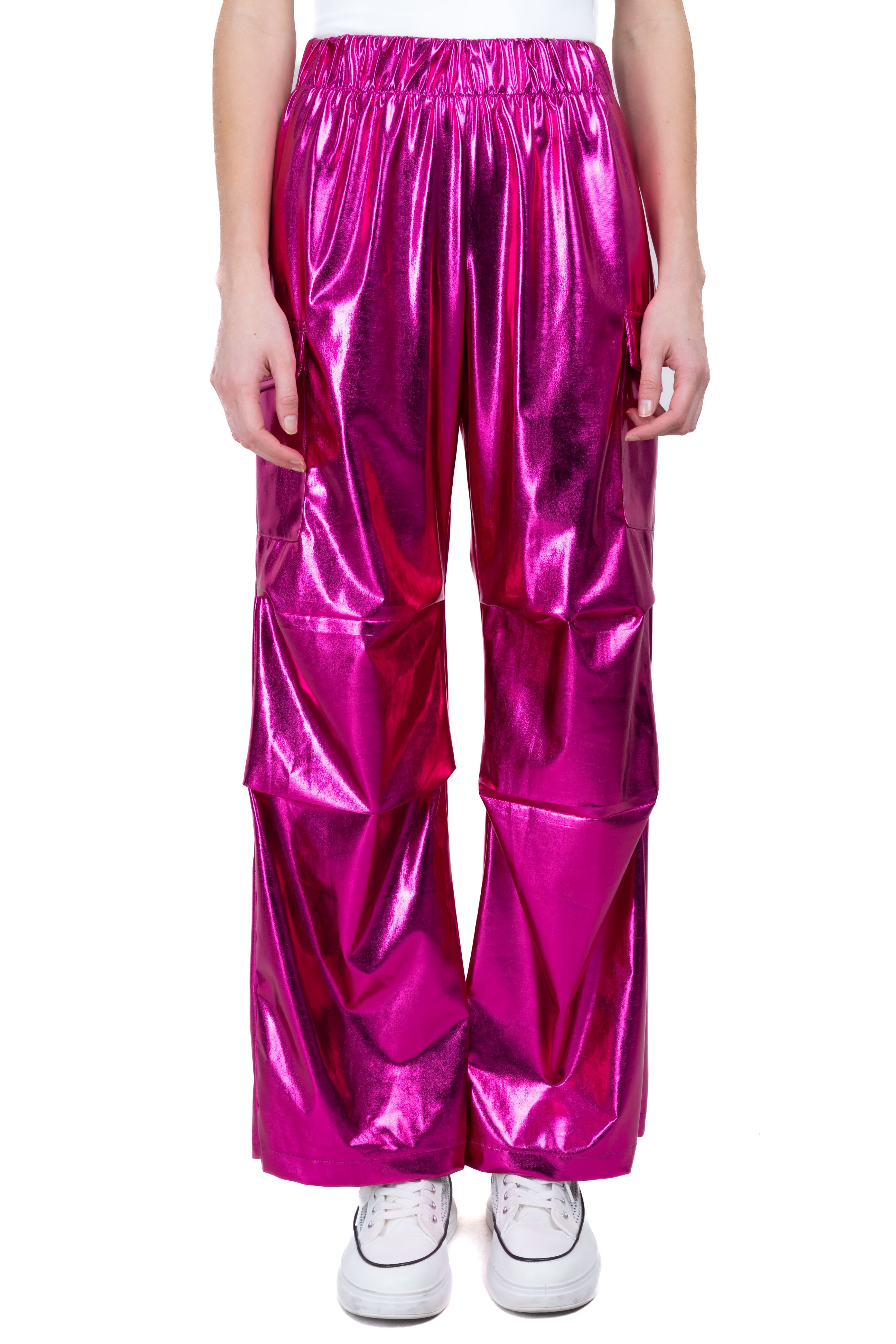 Pantalón cargo metálico liso sold by Shasa